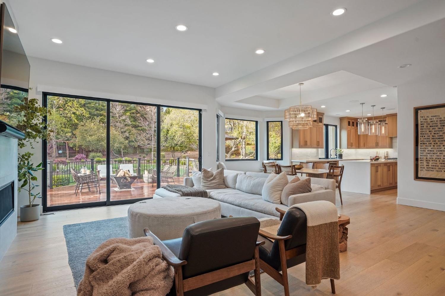 6200 Barcelona Court