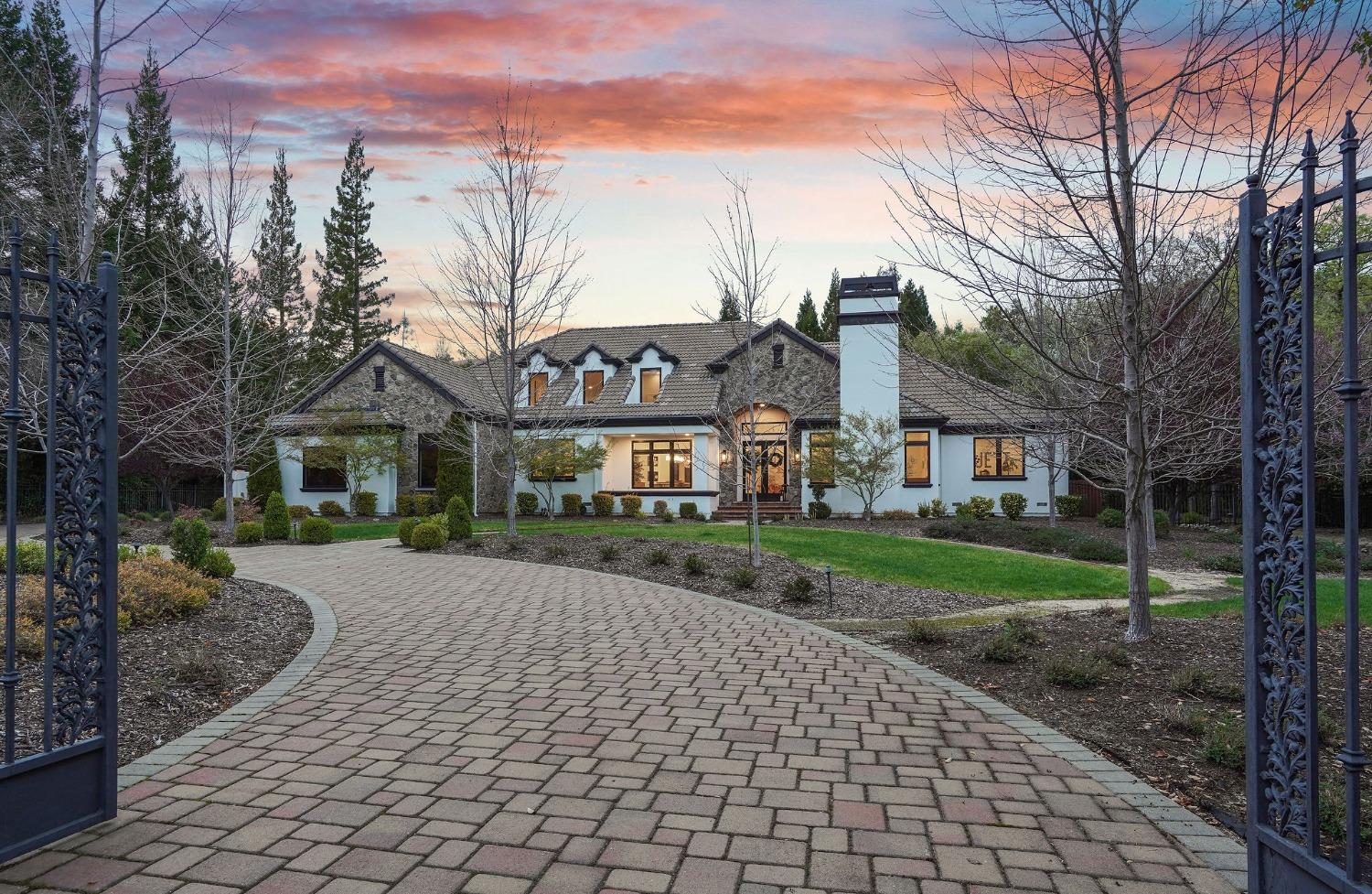 6200 Barcelona Court