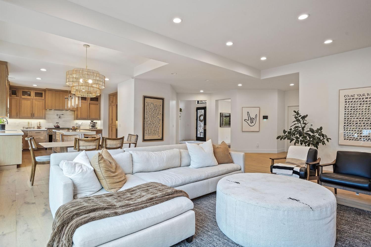 6200 Barcelona Court