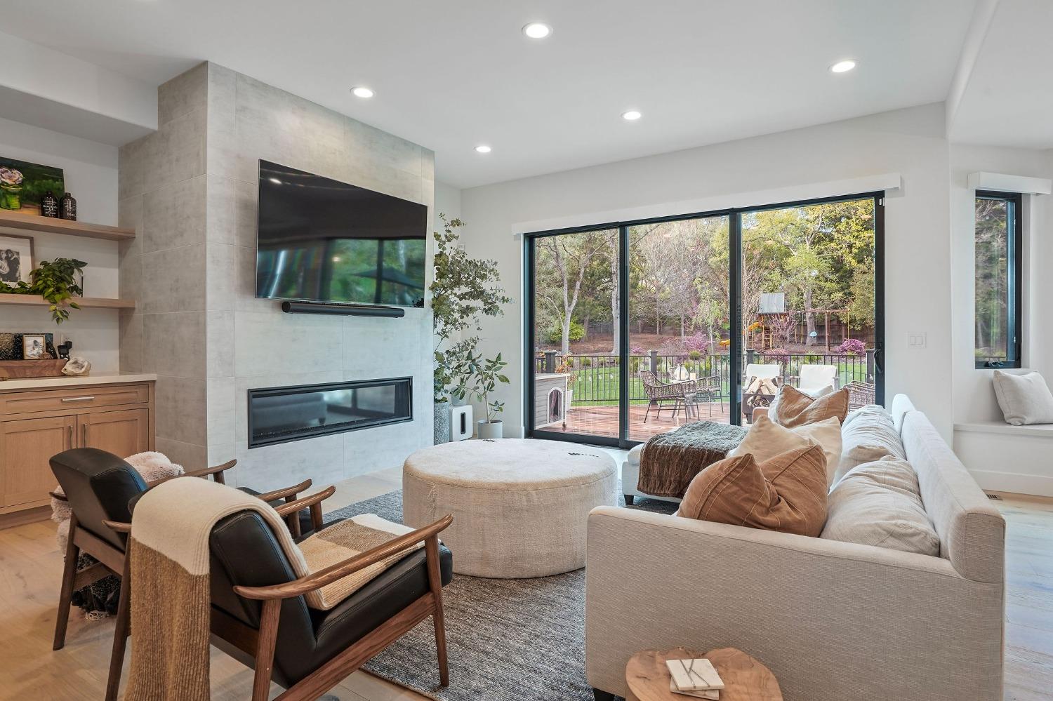 6200 Barcelona Court