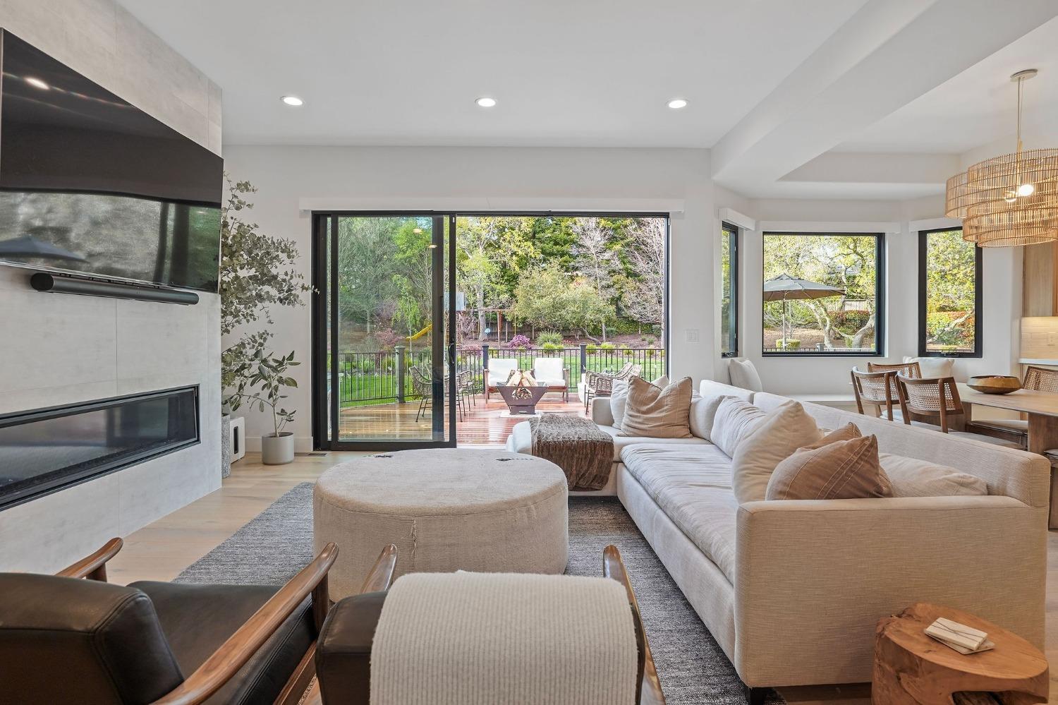 6200 Barcelona Court