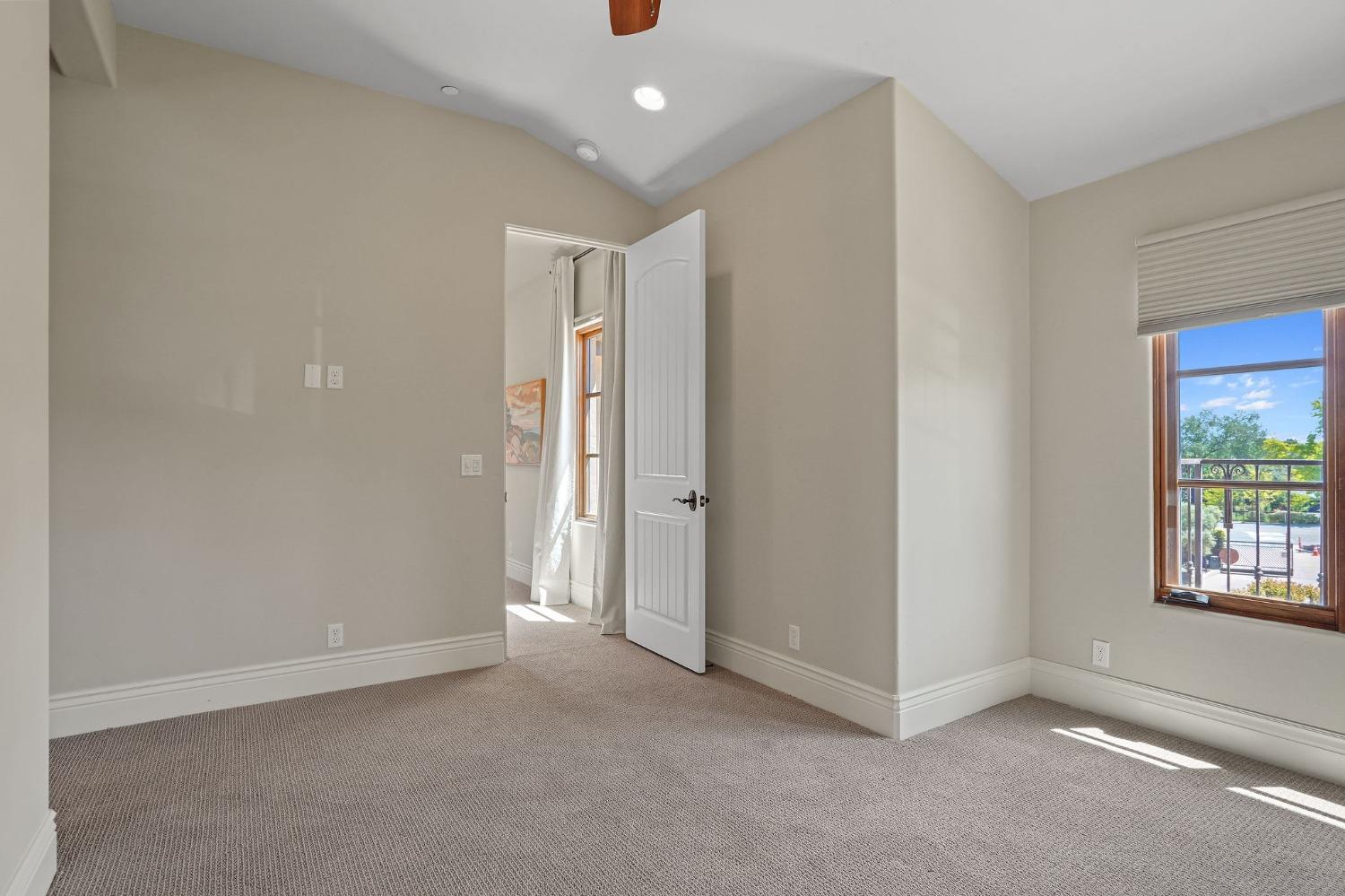 1366 Pars Oak Lane