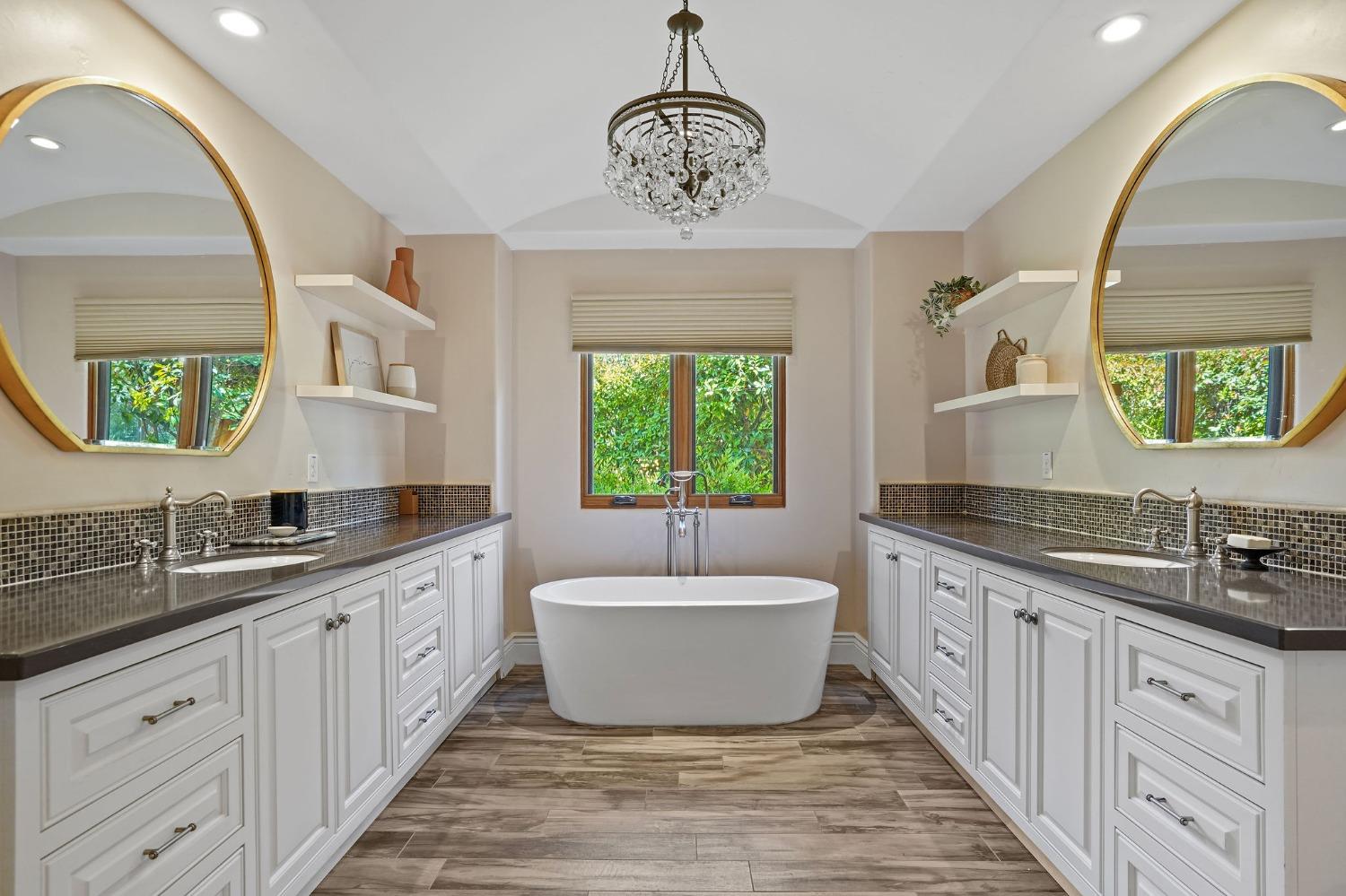 1366 Pars Oak Lane