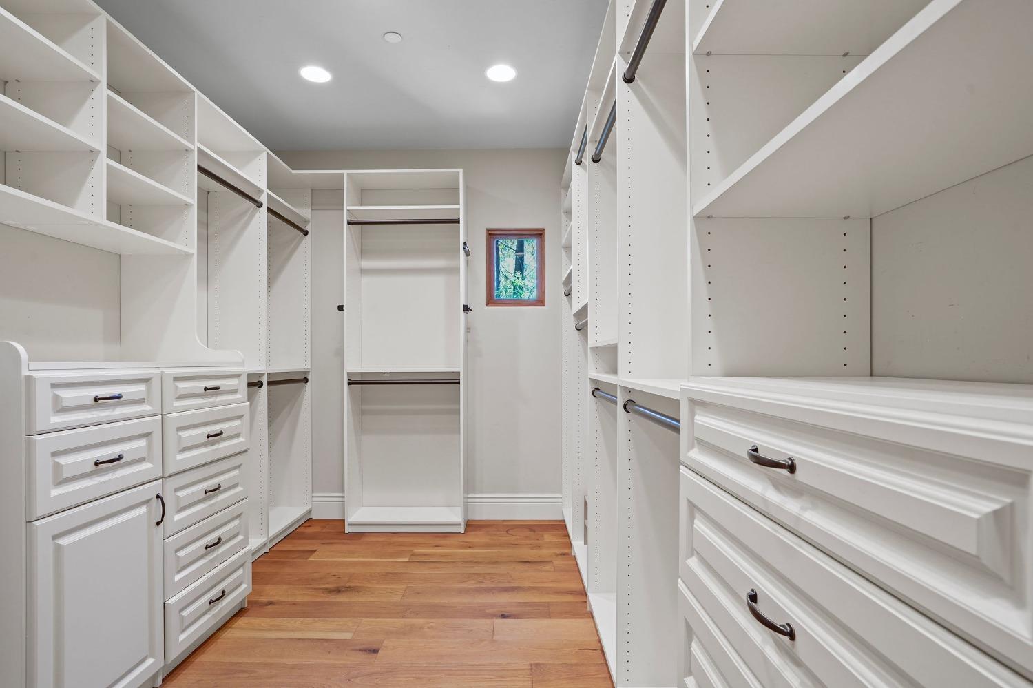 1366 Pars Oak Lane
