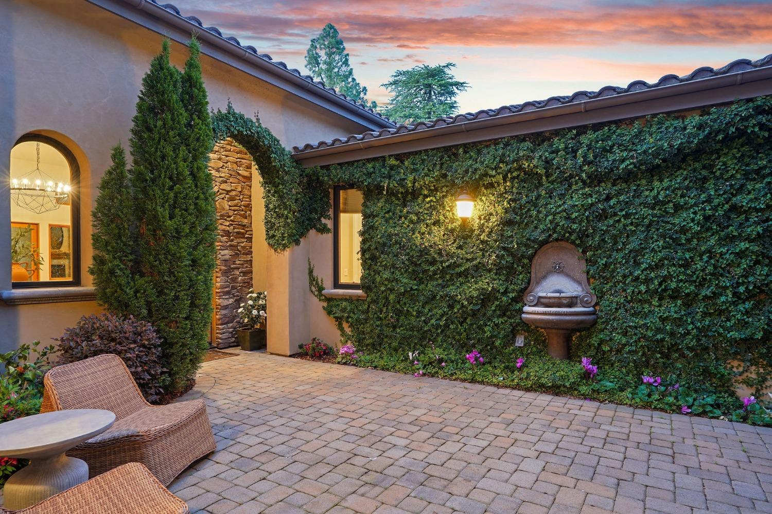 1366 Pars Oak Lane