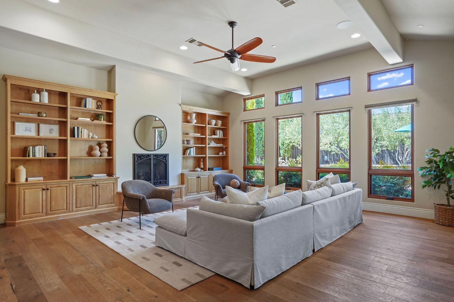 1366 Pars Oak Lane