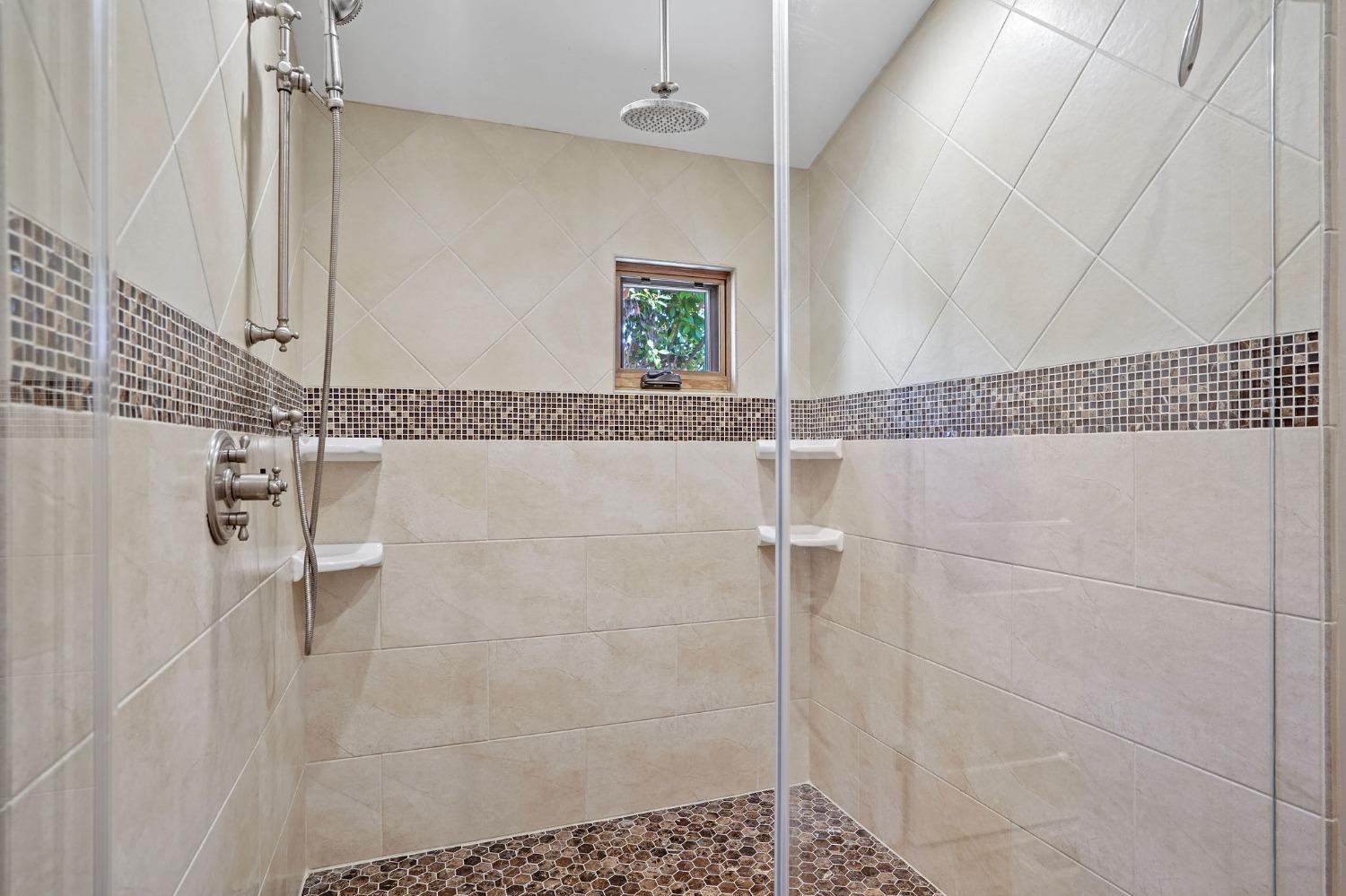 1366 Pars Oak Lane