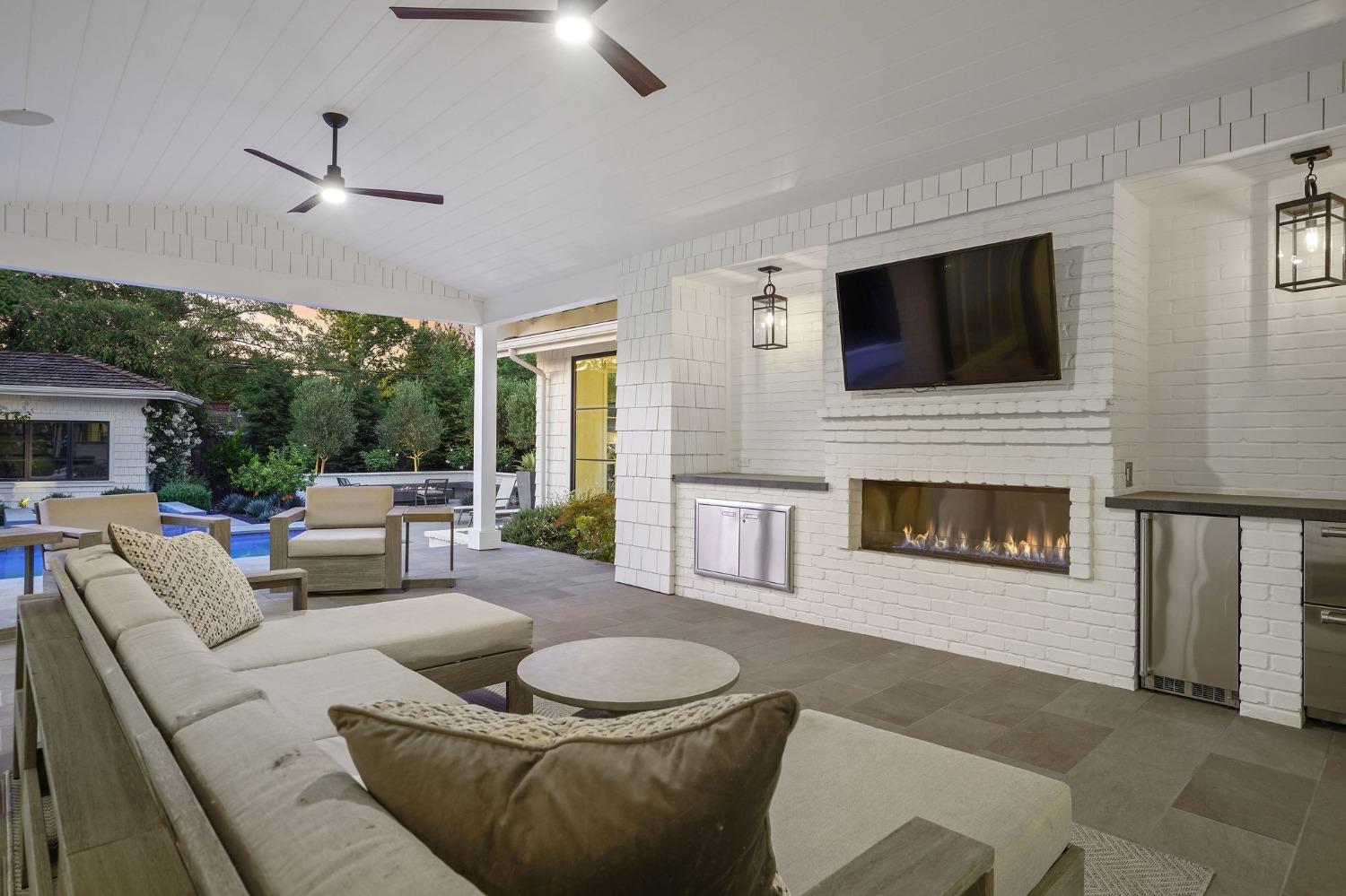 3313 Sierra Oaks Drive