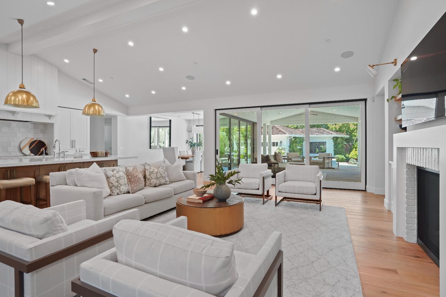 3313 Sierra Oaks Drive