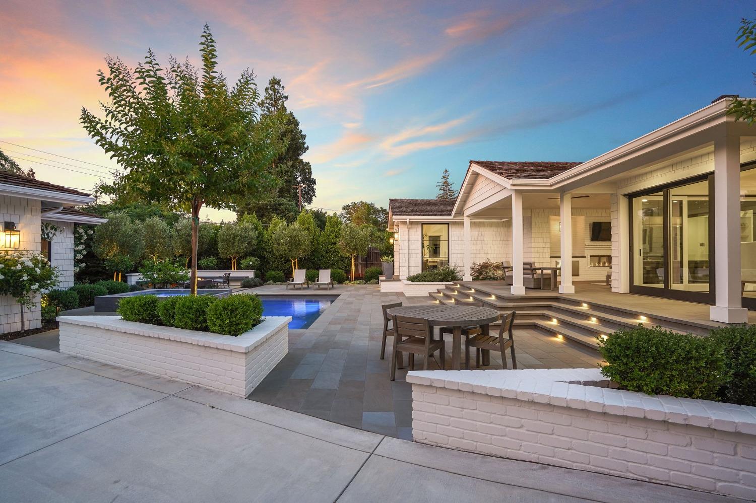 3313 Sierra Oaks Drive