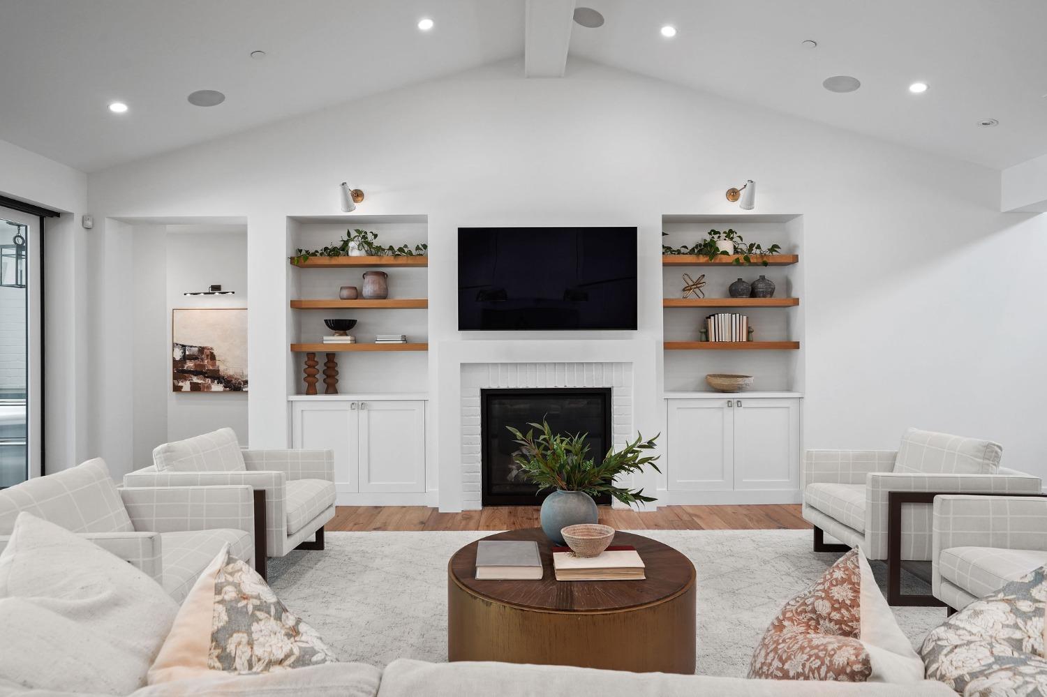 3313 Sierra Oaks Drive