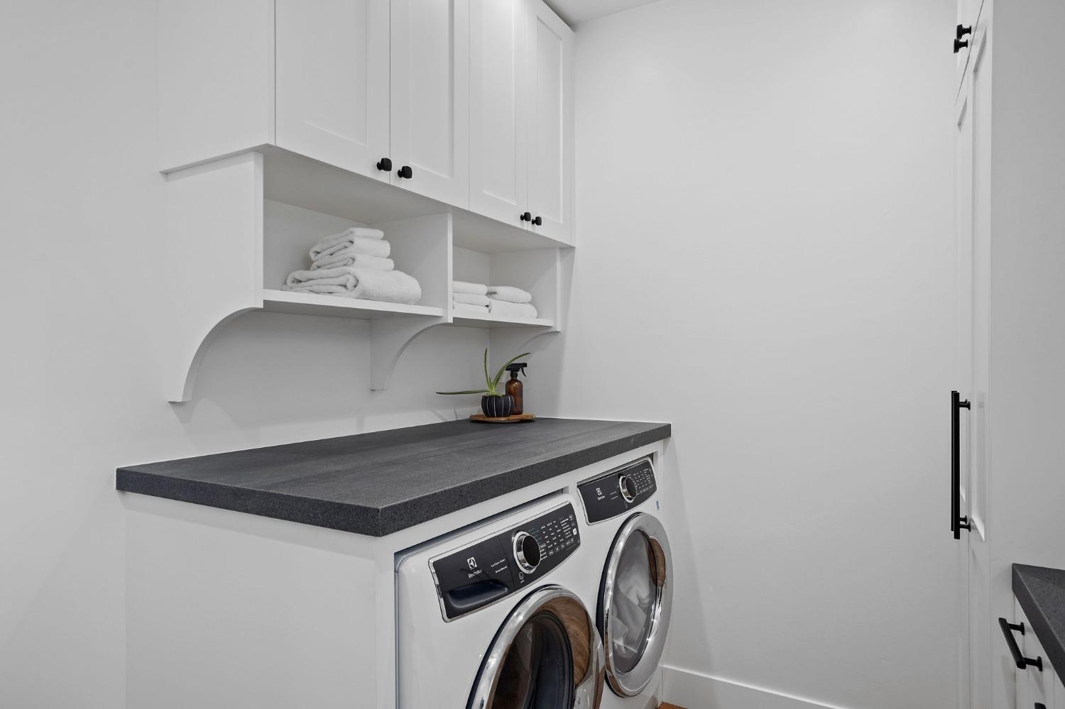 3313 Sierra Oaks Drive