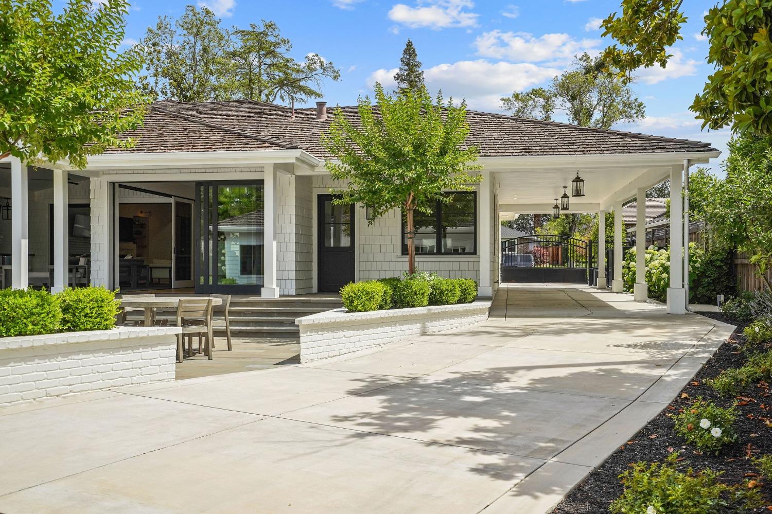 3313 Sierra Oaks Drive