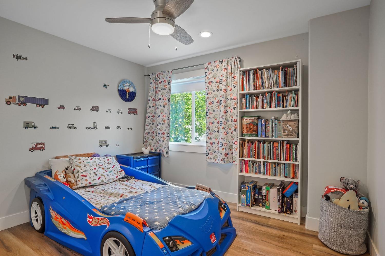 2741 Santa Clara Way