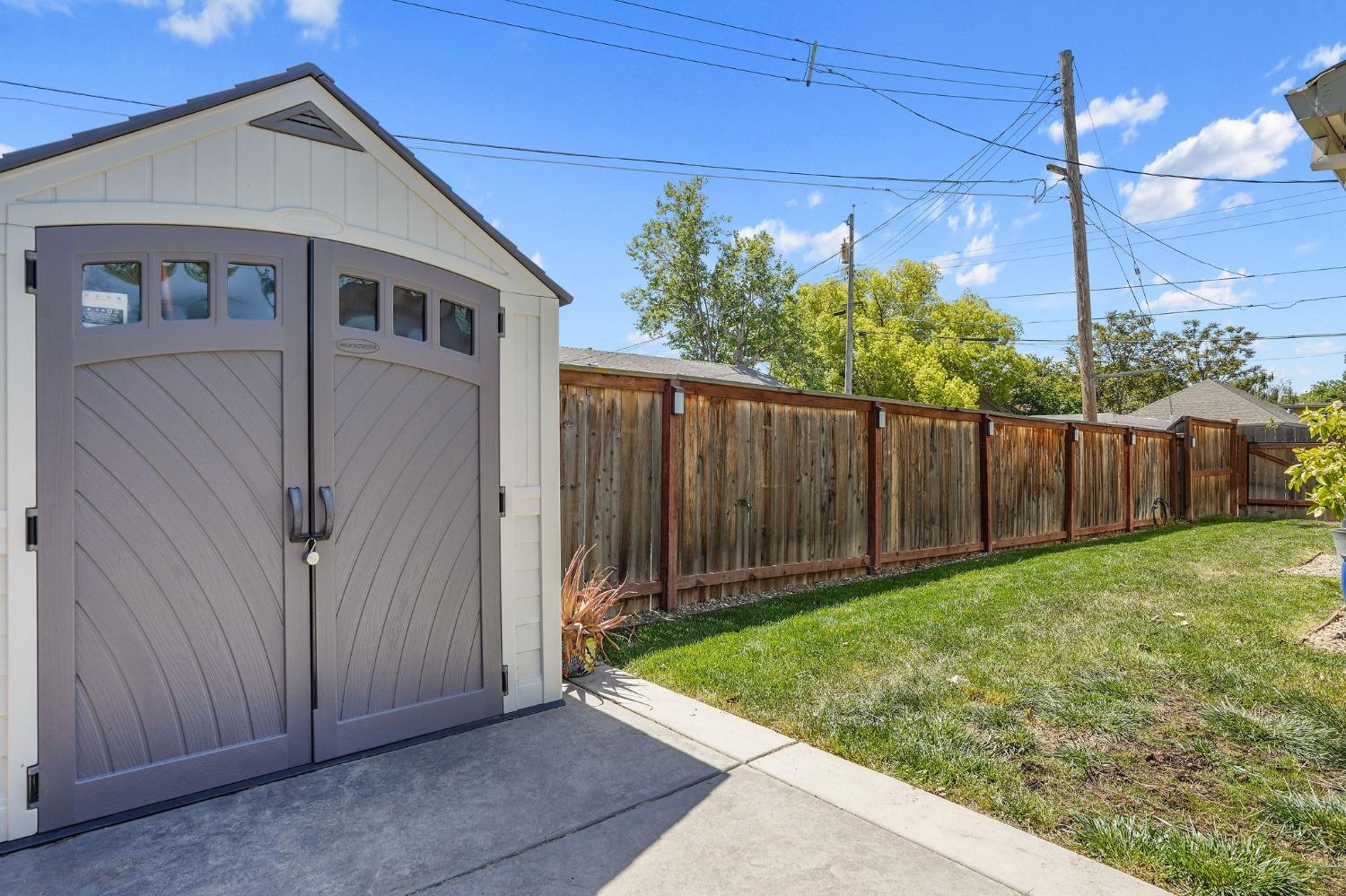 2741 Santa Clara Way