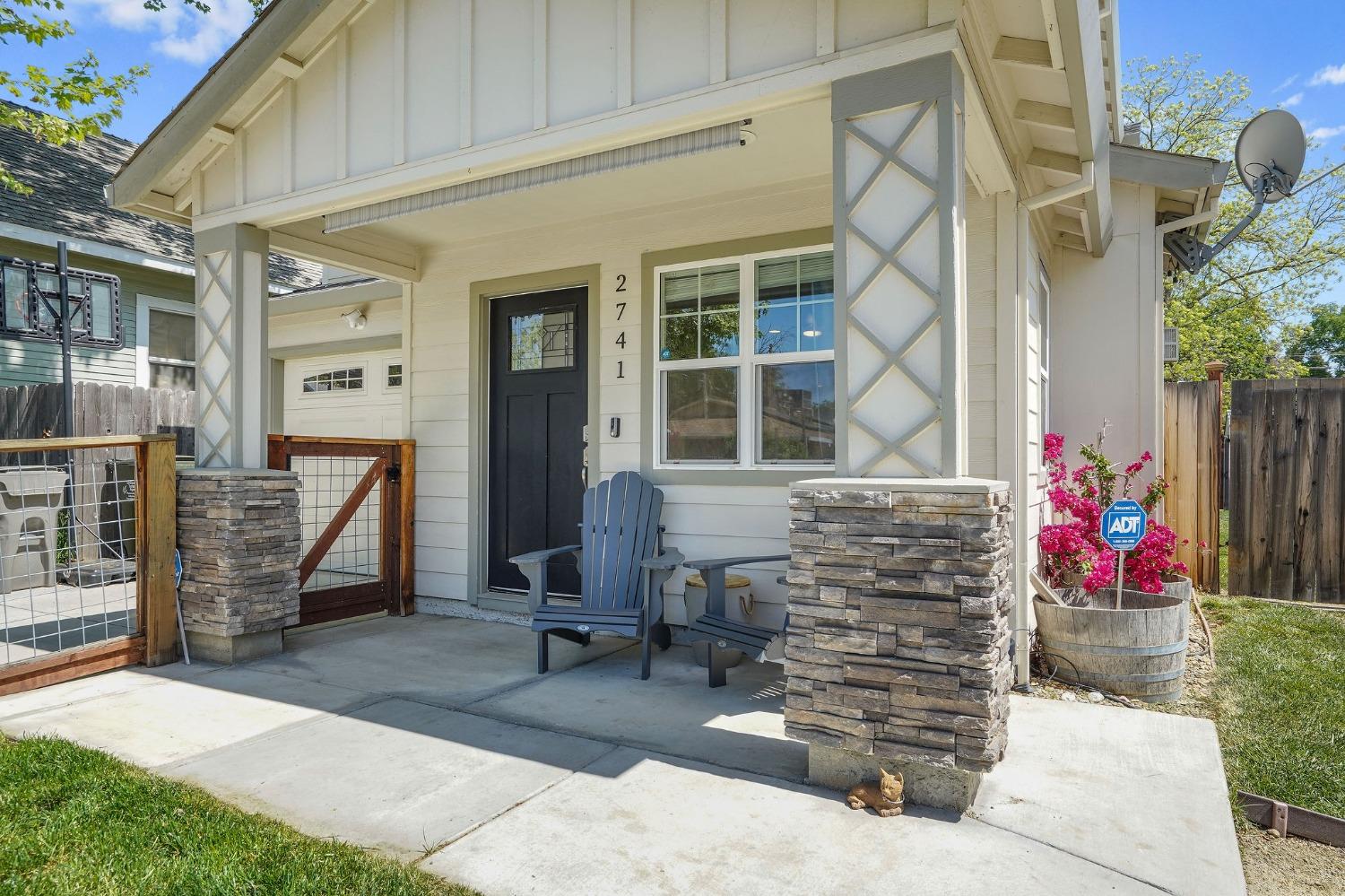 2741 Santa Clara Way