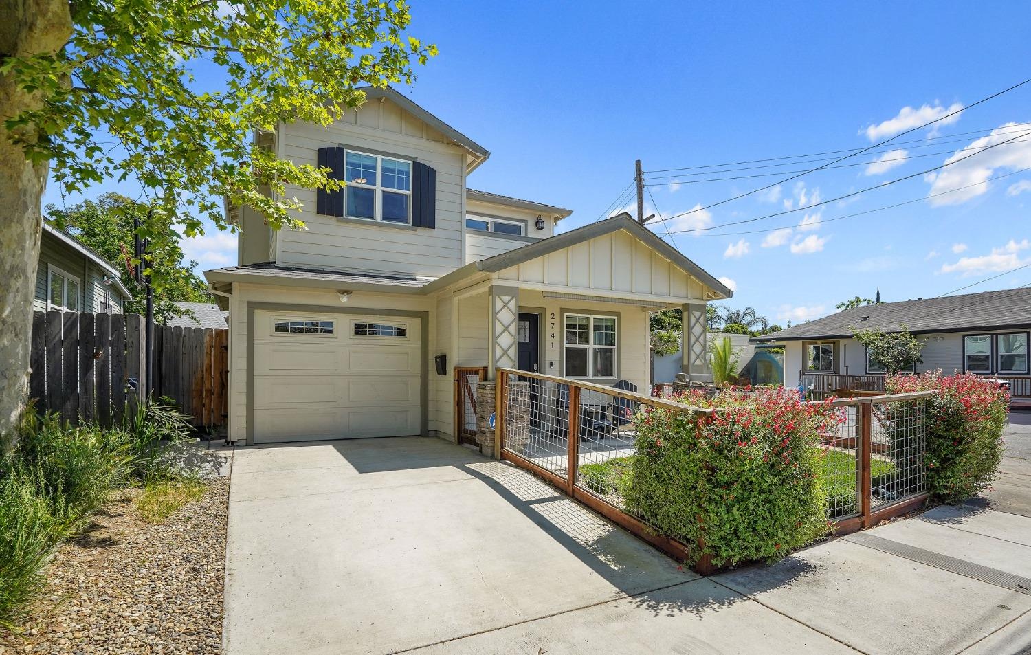 2741 Santa Clara Way