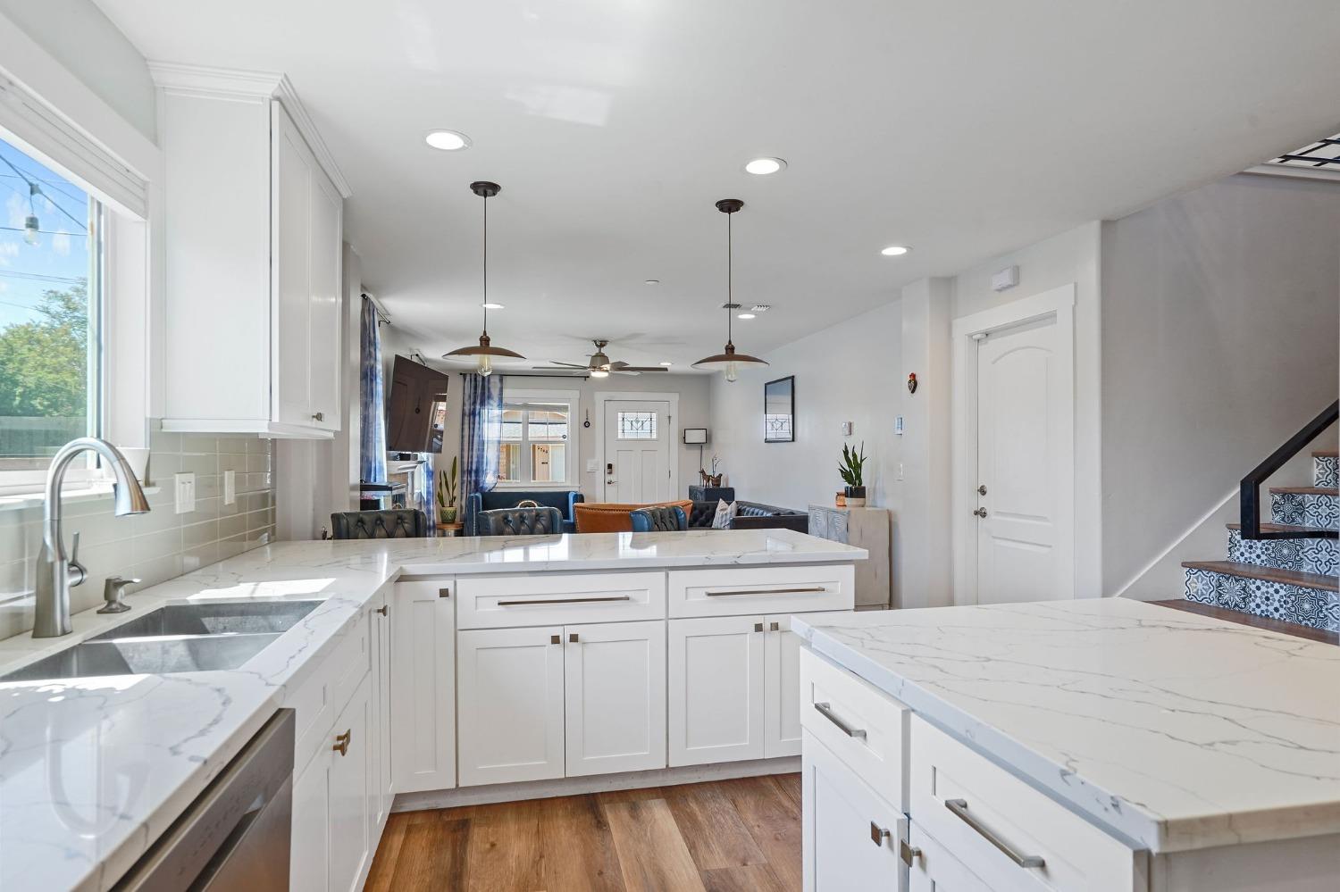 2741 Santa Clara Way