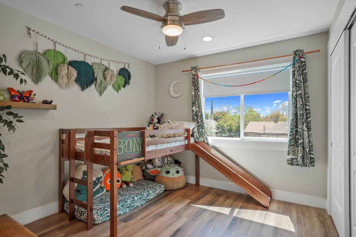 2741 Santa Clara Way