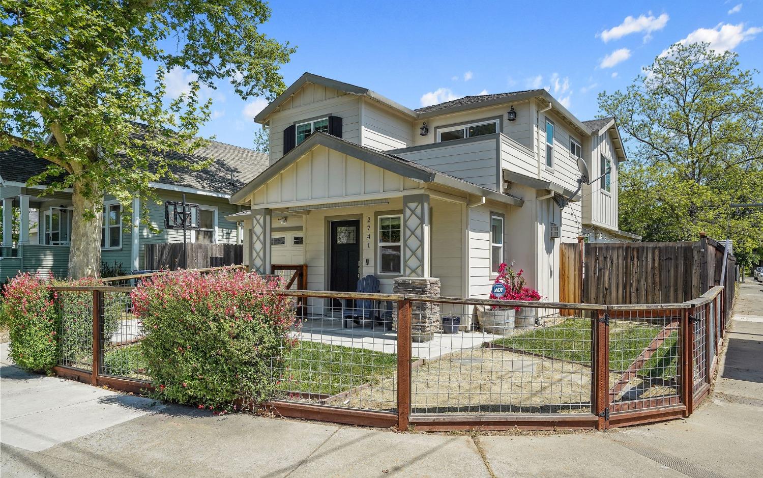 2741 Santa Clara Way