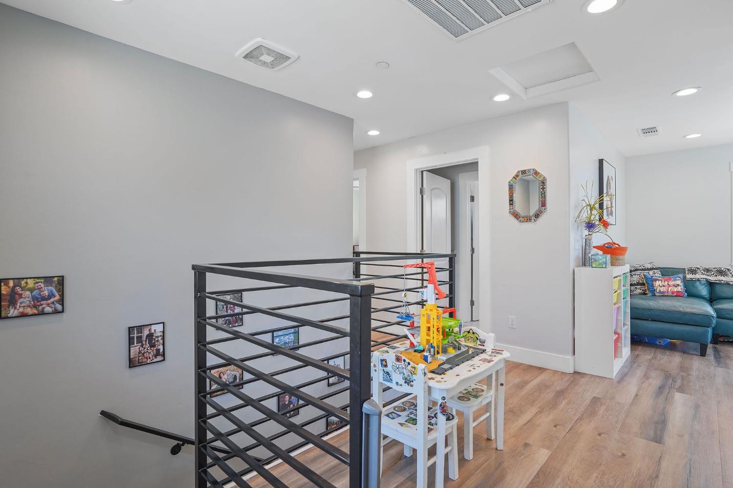 2741 Santa Clara Way