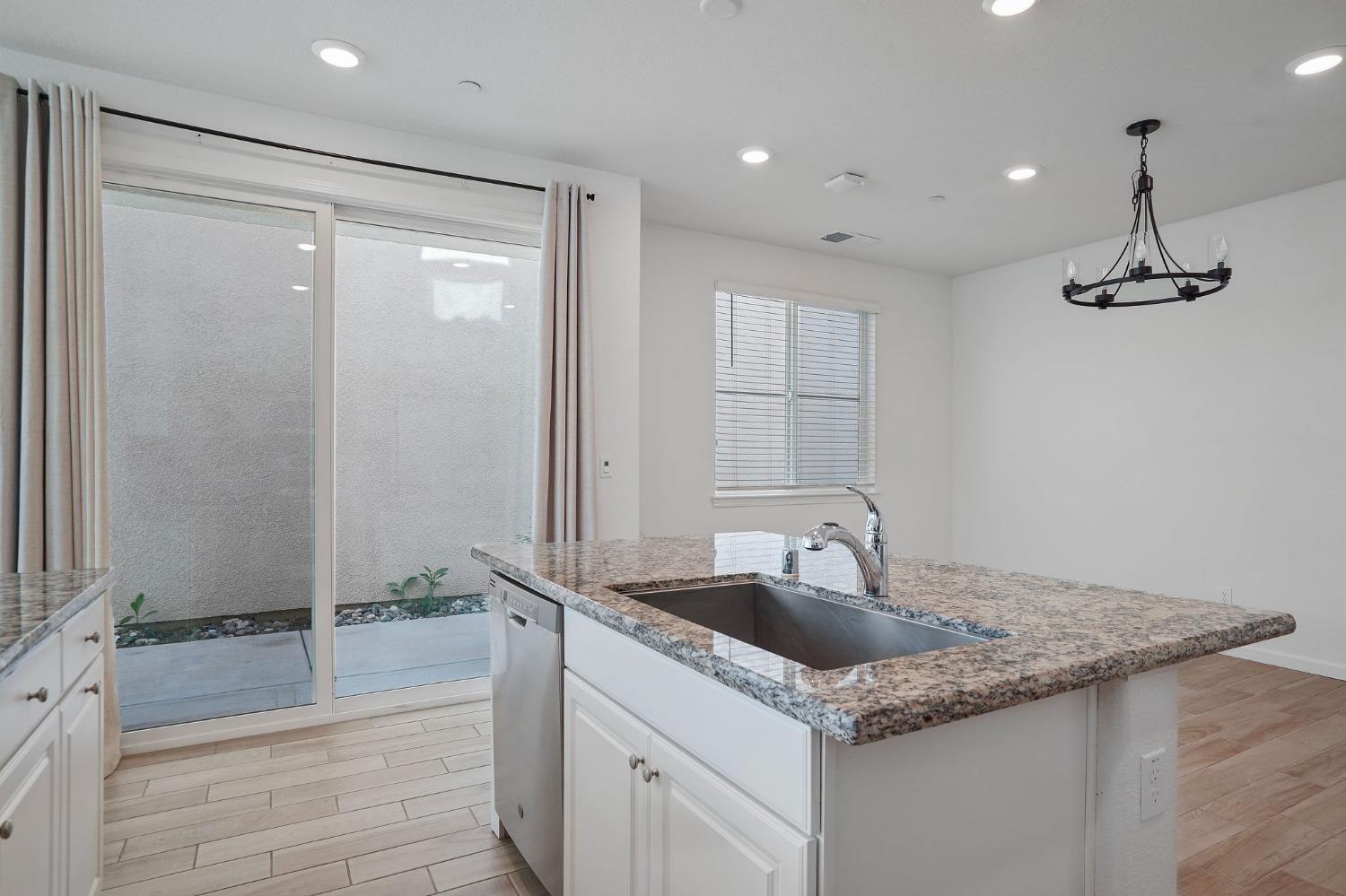 2109 Pleasant Grove Blvd