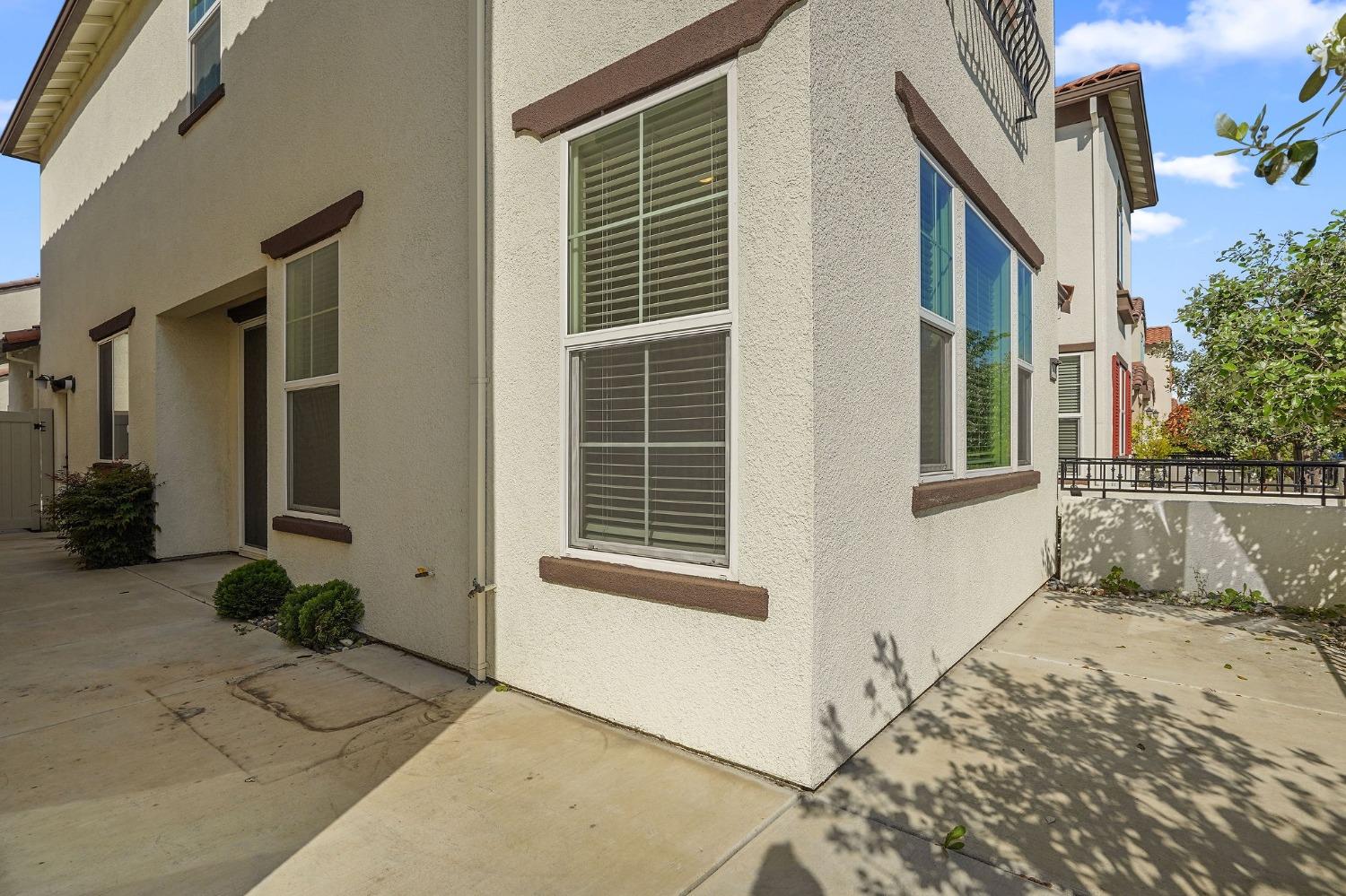 2109 Pleasant Grove Blvd