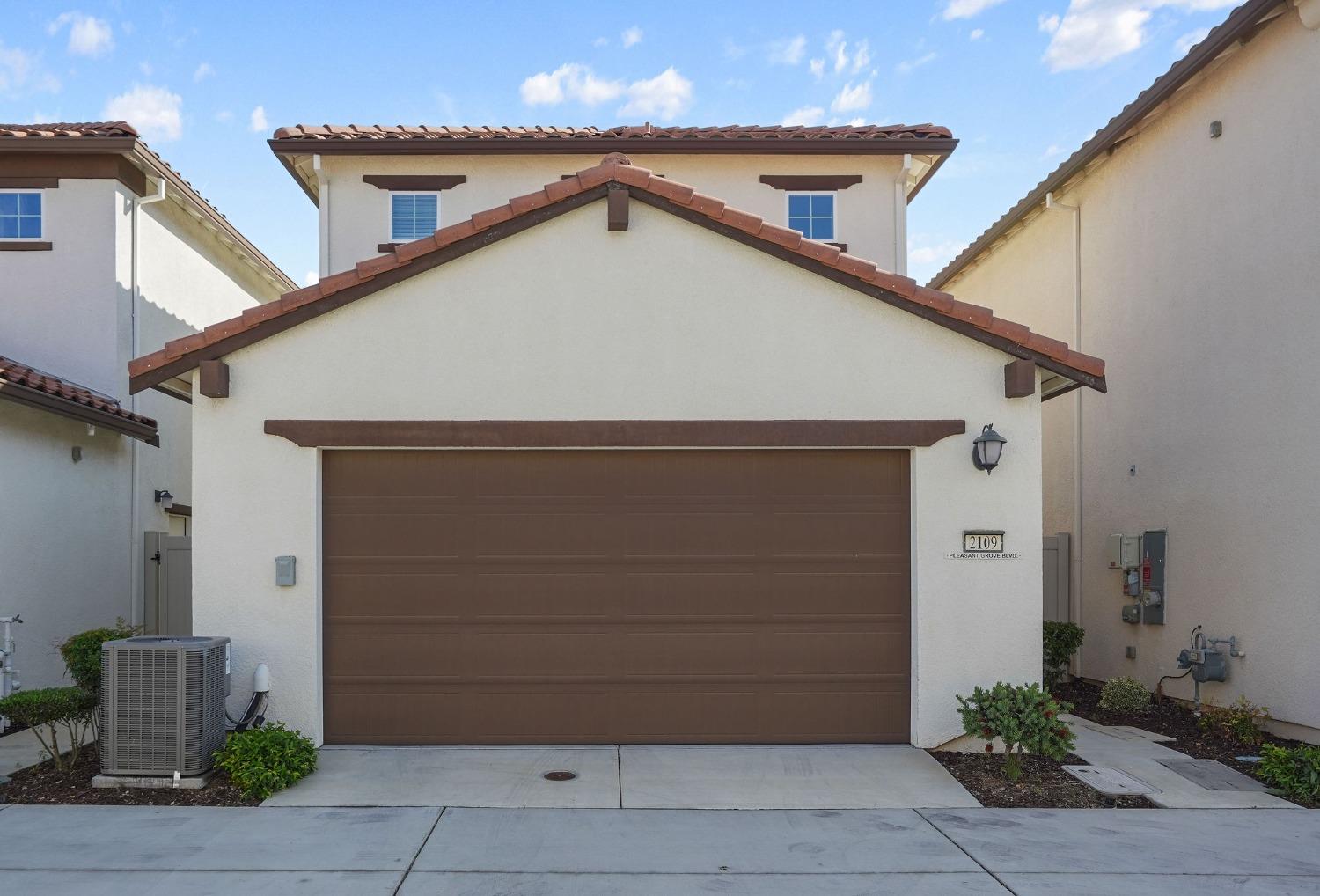 2109 Pleasant Grove Blvd