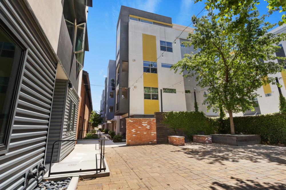 451 Tailoff Lane 401