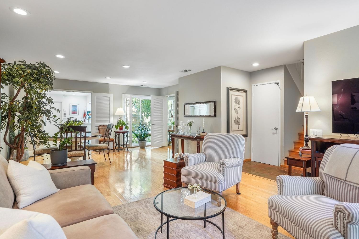 810 Dunbarton Circle