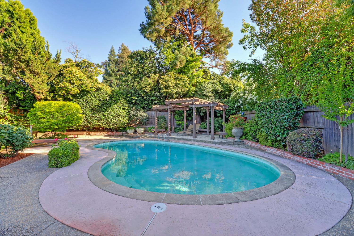 3910 American River Drive