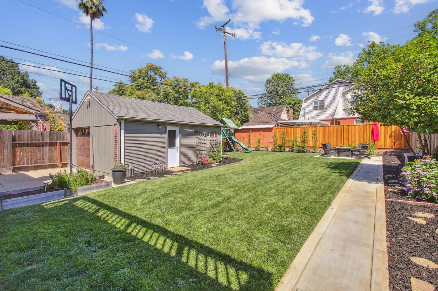 825 45th Street
