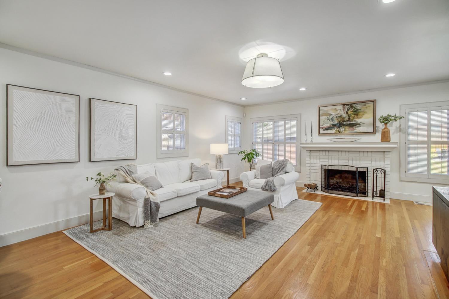 825 45th Street