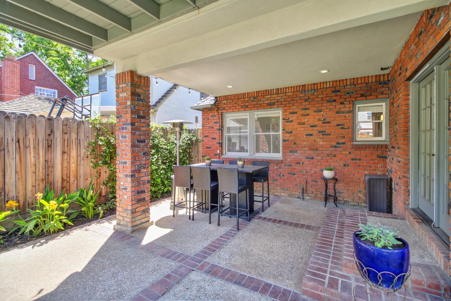 825 45th Street