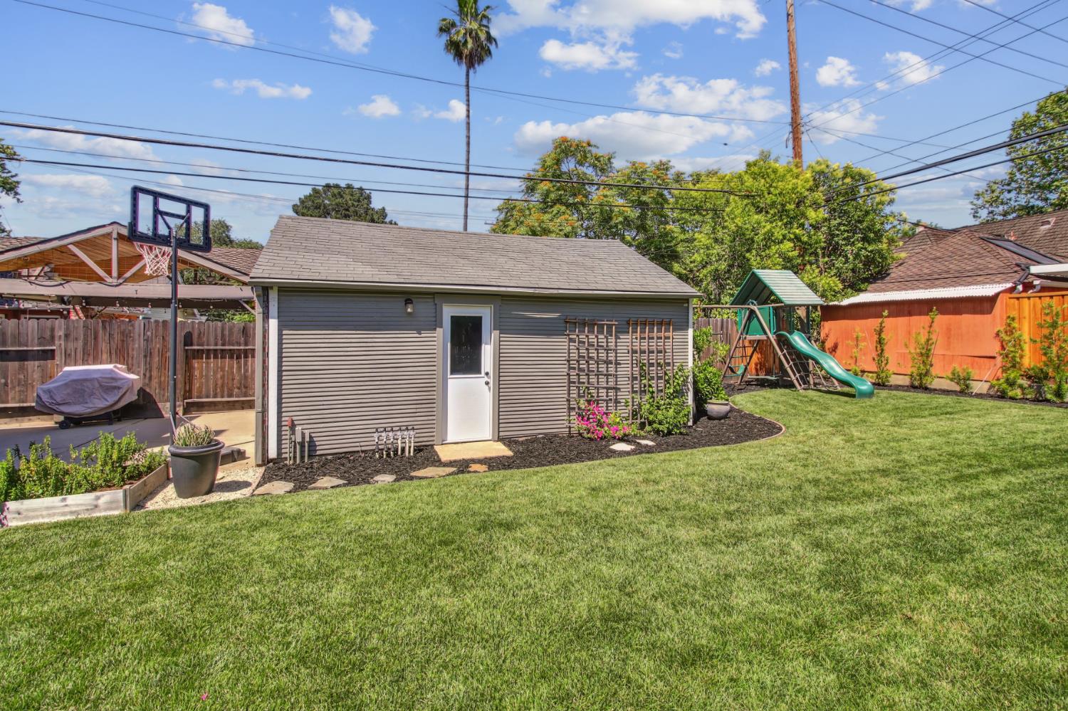 825 45th Street