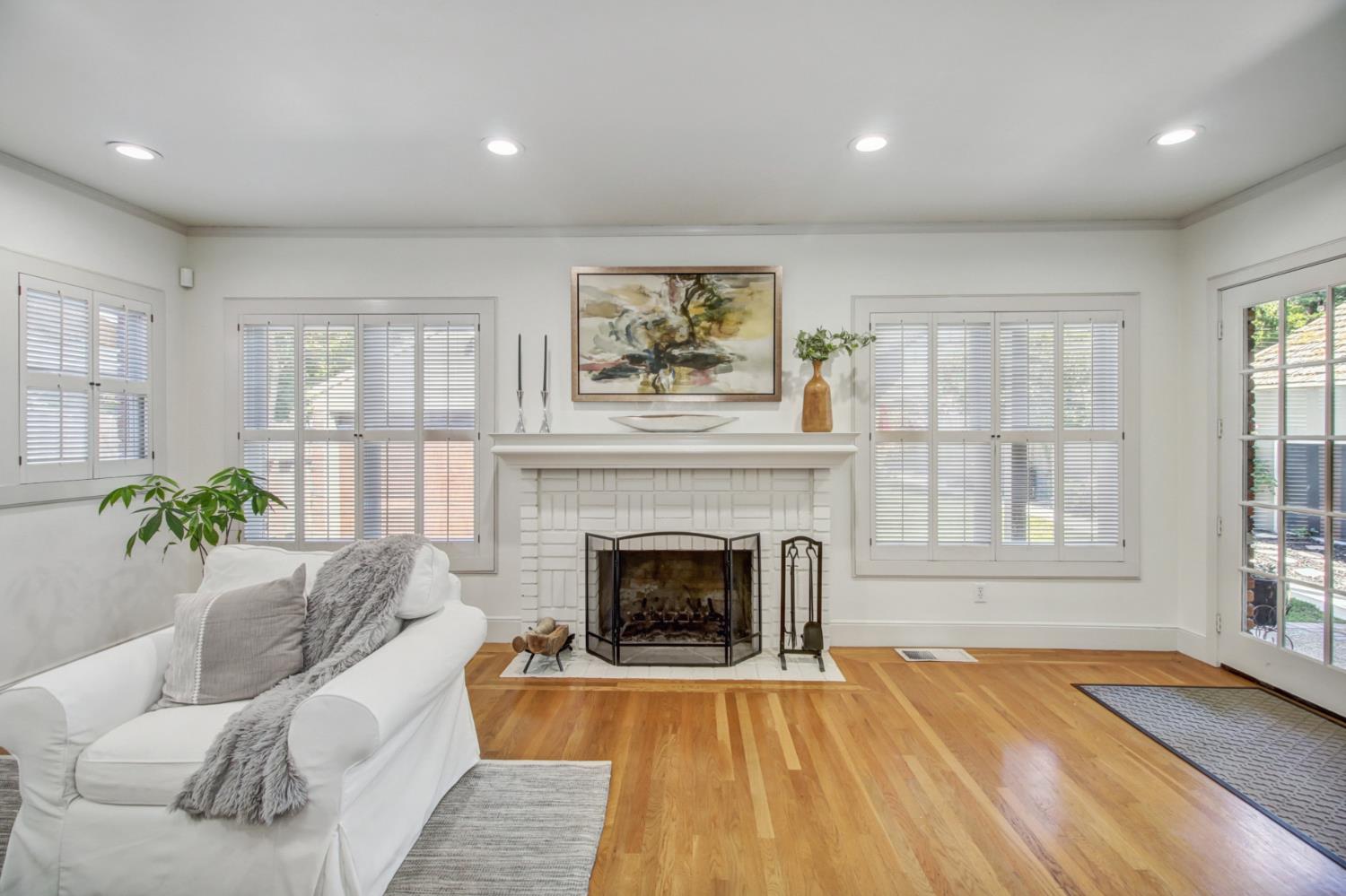 825 45th Street