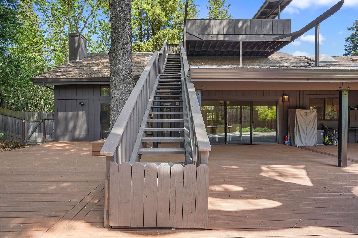 5940 Sarah Court