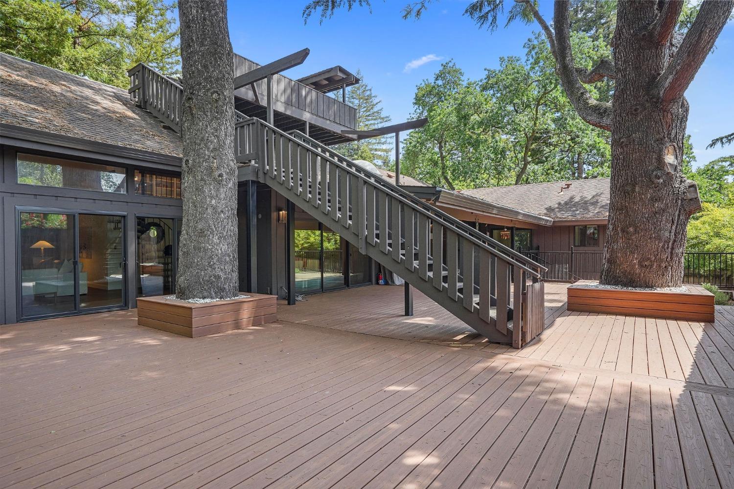 5940 Sarah Court