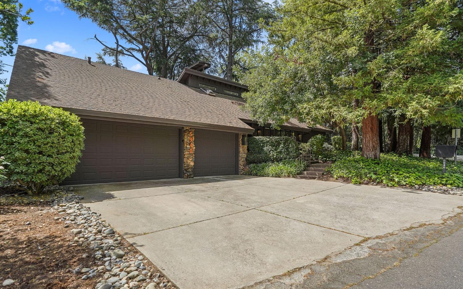 5940 Sarah Court