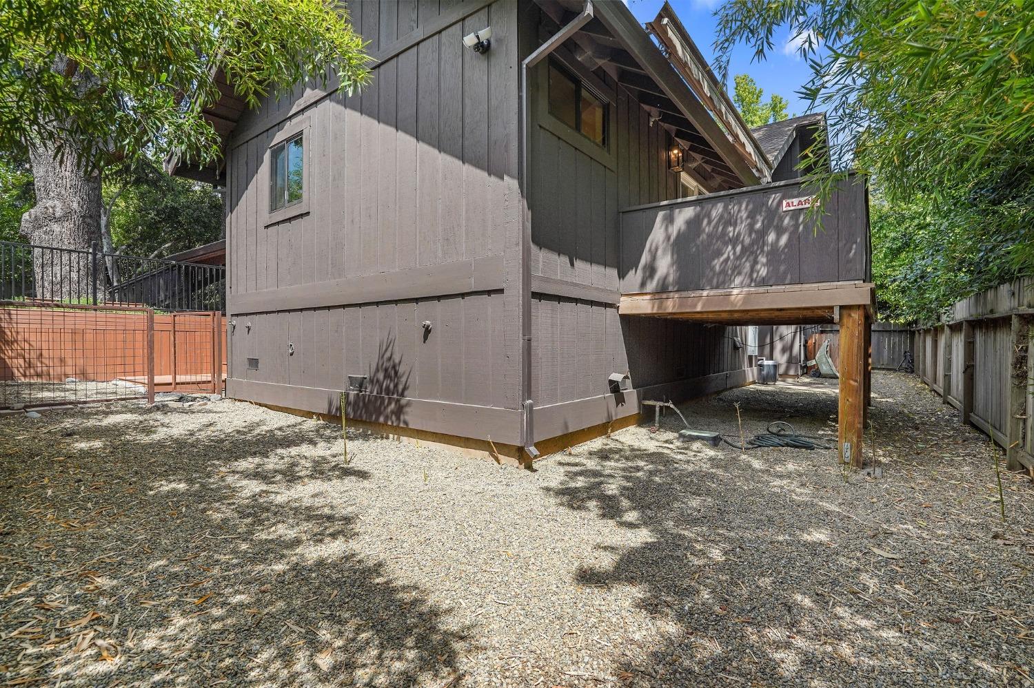 5940 Sarah Court