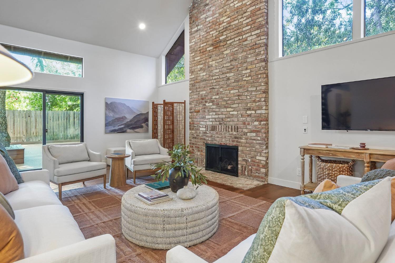 5940 Sarah Court