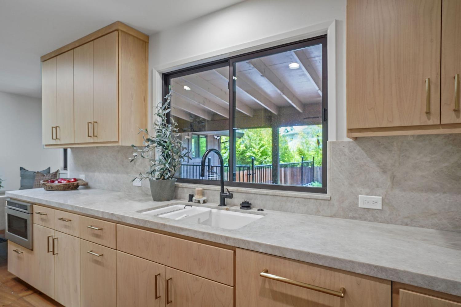 5940 Sarah Court