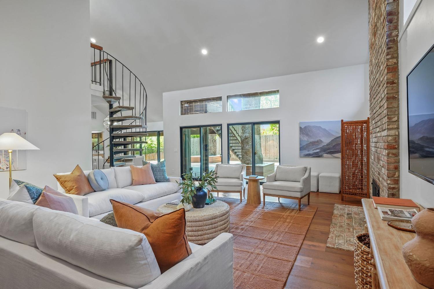 5940 Sarah Court