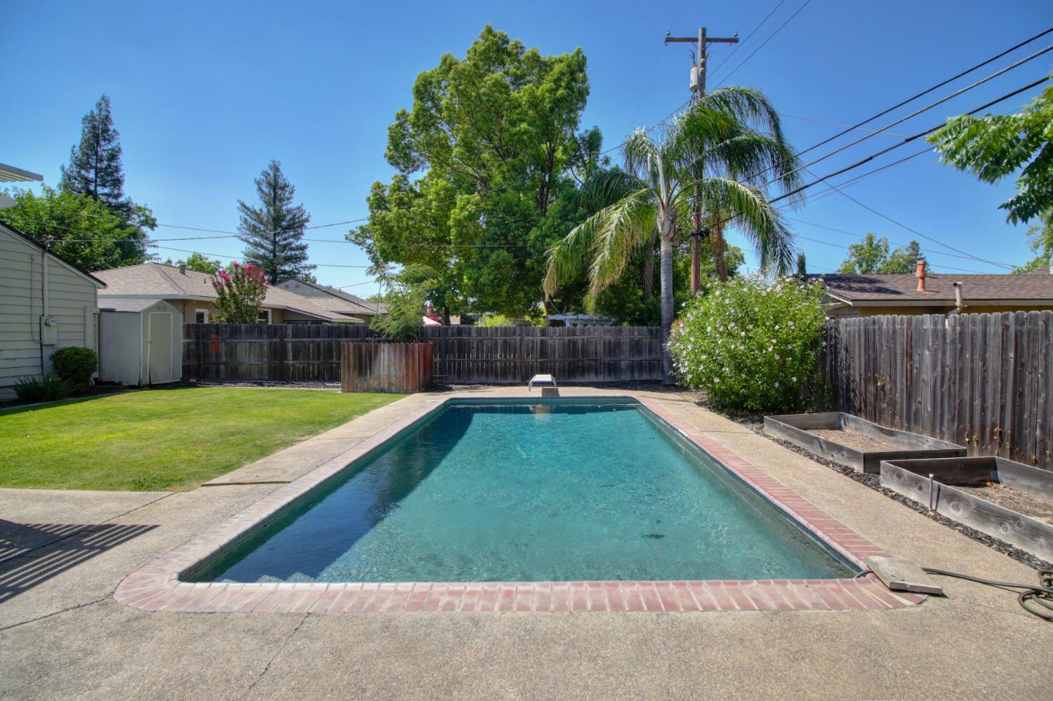 2224 Ione Street