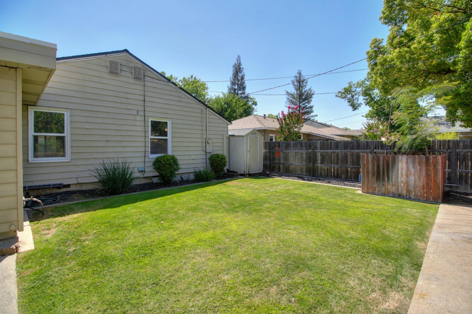 2224 Ione Street
