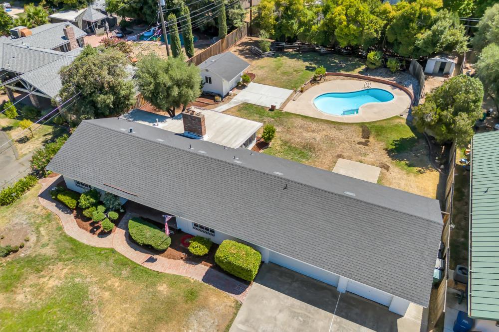 2710 Creekside Lane
