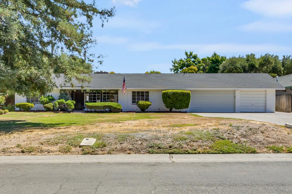 2710 Creekside Lane