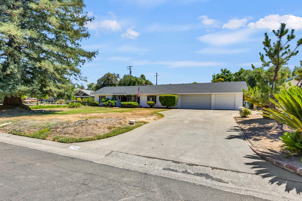 2710 Creekside Lane