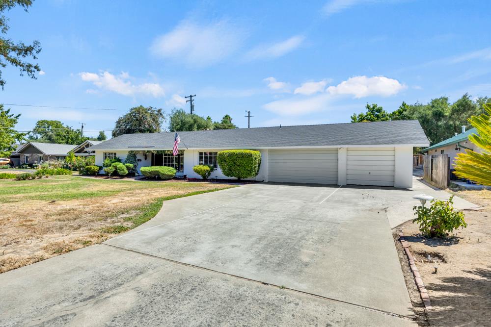 2710 Creekside Lane
