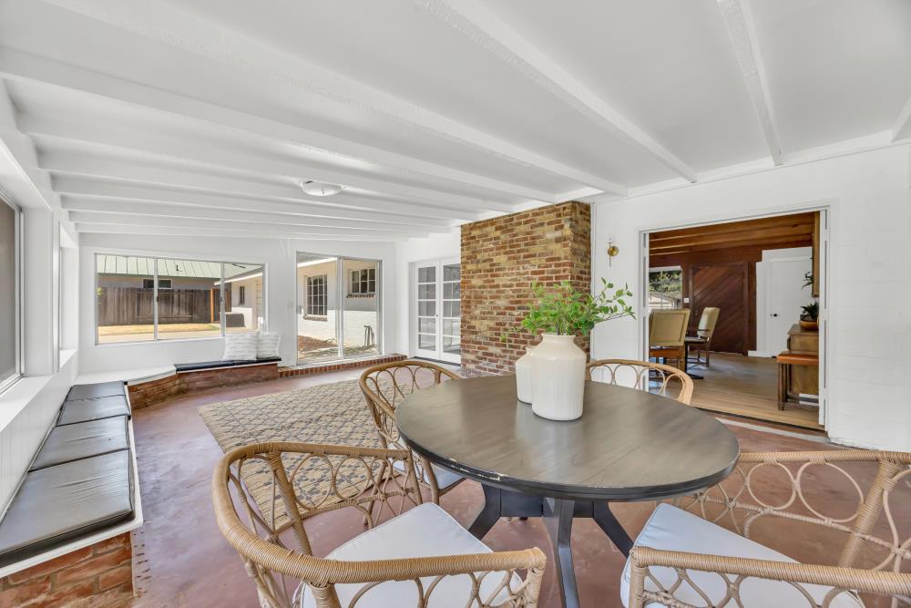 2710 Creekside Lane